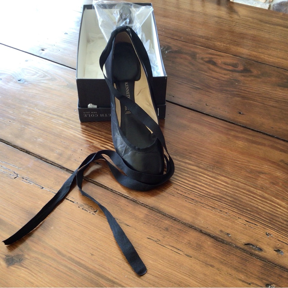 Kenneth Cole New York Black Ribbon Flats